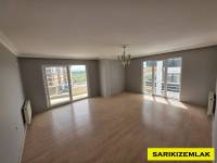Edremit Kadıköy`de Novada Alışveriş merkezi yanı 3+1 Acil Satılık 